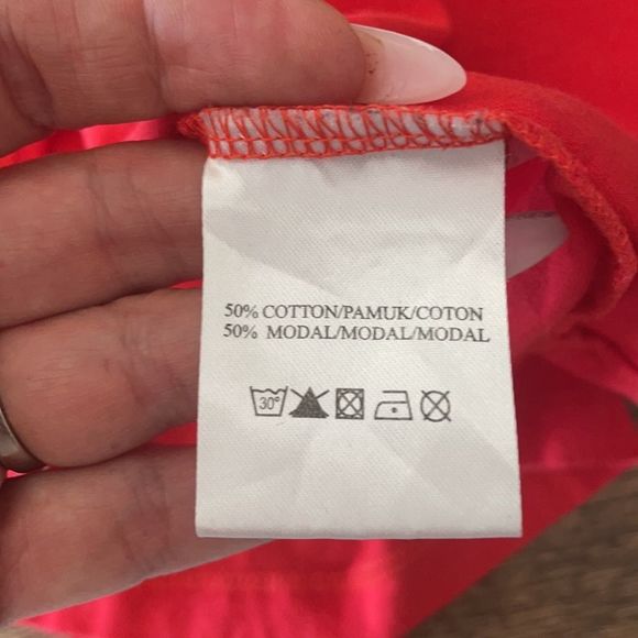 Zoe karrsen small red tee Euc sworn to fun loyal to none - Picture 4 of 5